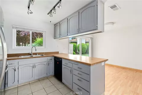Kitchen - 18 Flag Way, Paso Robles, CA 93446 photo 1 of 3