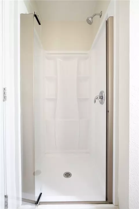 Bath - 18 Flag Way, Paso Robles, CA 93446 photo 3 of 3
