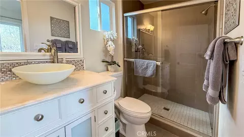 Bath - 1712 Pine St, Paso Robles, CA 93446 photo 1 of 6