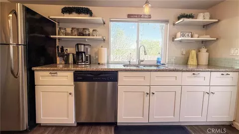 Kitchen - 1712 Pine St, Paso Robles, CA 93446 photo 2 of 6