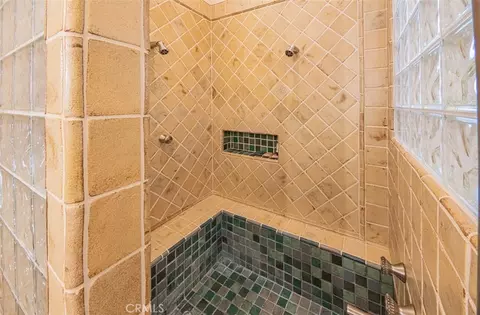 Bath - 8730 Bluff Ct, Bradley, CA 93426 photo 2 of 9