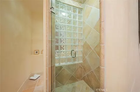 Bath - 8730 Bluff Ct, Bradley, CA 93426 photo 9 of 9