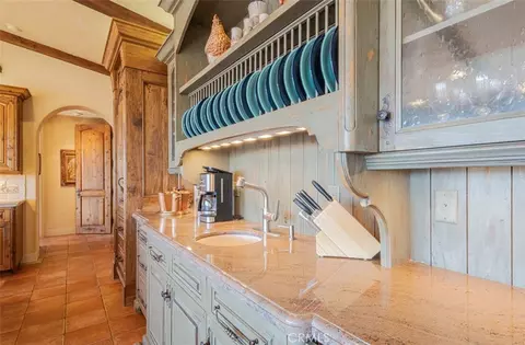 Kitchen - 8730 Bluff Ct, Bradley, CA 93426 photo 7 of 8