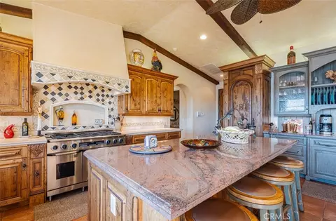 Kitchen - 8730 Bluff Ct, Bradley, CA 93426 photo 4 of 8