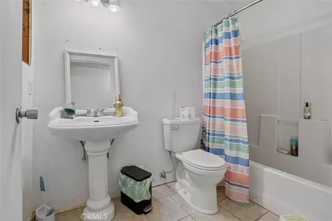 Bath - 1035 Pioneer Trl, Paso Robles, CA 93446 photo 1 of 2