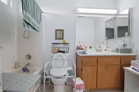 Bath - 1035 Pioneer Trl, Paso Robles, CA 93446 photo 2 of 2