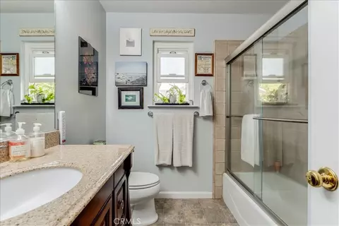 Bath - 7835 Blue Moon Rd, Paso Robles, CA 93446 photo 2 of 3