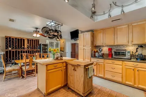 Kitchen - 7835 Blue Moon Rd, Paso Robles, CA 93446 photo 2 of 4