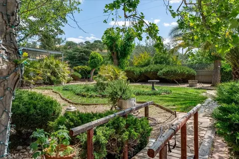 Exterior - 7835 Blue Moon Rd, Paso Robles, CA 93446 photo 11 of 16