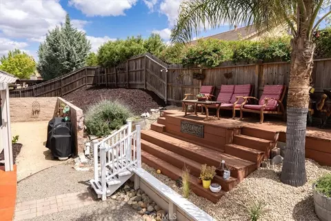 Exterior - 204 Victoria Ct, Paso Robles, CA 93446 photo 7 of 16