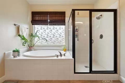 Bath - 204 Victoria Ct, Paso Robles, CA 93446 photo 2 of 4