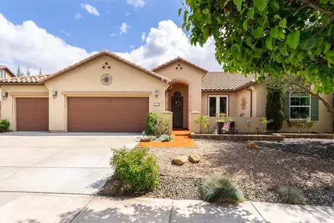 Exterior - 204 Victoria Ct, Paso Robles, CA 93446 photo 2 of 16