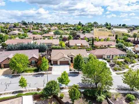 View/Area - 204 Victoria Ct, Paso Robles, CA 93446 photo 6 of 11