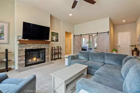 Living - 204 Victoria Ct, Paso Robles, CA 93446 photo 4 of 4