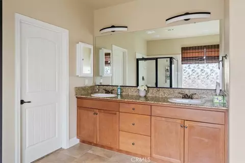 Bath - 204 Victoria Ct, Paso Robles, CA 93446 photo 3 of 4