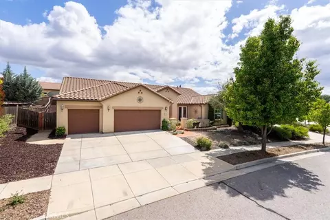 Exterior - 204 Victoria Ct, Paso Robles, CA 93446 photo 14 of 16