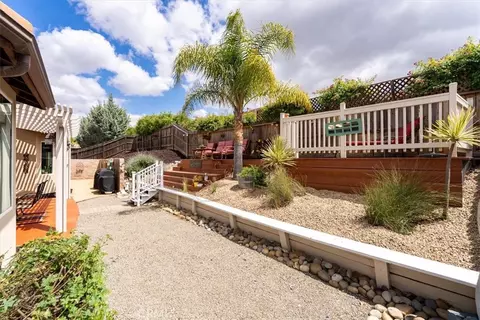 Exterior - 204 Victoria Ct, Paso Robles, CA 93446 photo 6 of 16