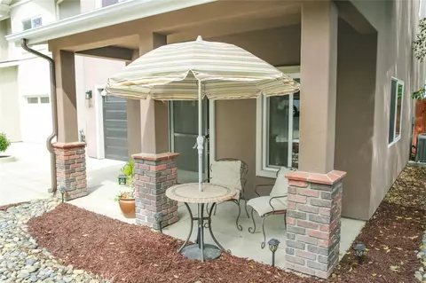 Exterior - 2806 Vine St, Paso Robles, CA 93446 photo 3 of 8