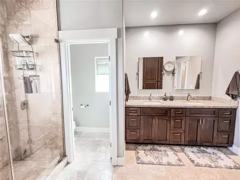 Bath - 2806 Vine St, Paso Robles, CA 93446 photo 1 of 4