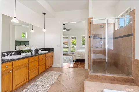 Bath - 715 Oriole Way, Paso Robles, CA 93446 photo 3 of 5