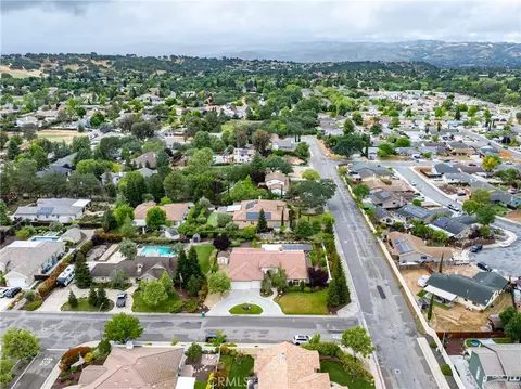 View/Area - 715 Oriole Way, Paso Robles, CA 93446 photo 8 of 9