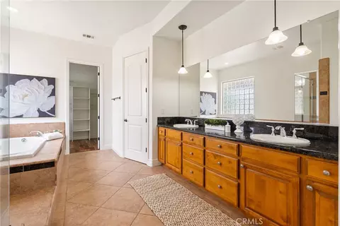Bath - 715 Oriole Way, Paso Robles, CA 93446 photo 1 of 5