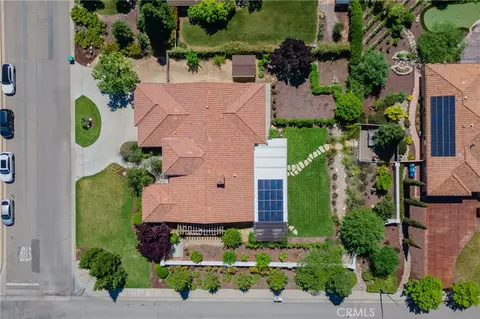 View/Area - 715 Oriole Way, Paso Robles, CA 93446 photo 4 of 9