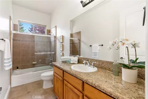 Bath - 715 Oriole Way, Paso Robles, CA 93446 photo 4 of 5