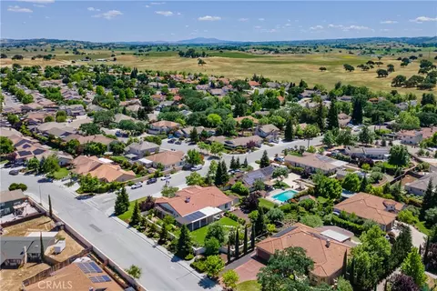 View/Area - 715 Oriole Way, Paso Robles, CA 93446 photo 5 of 9