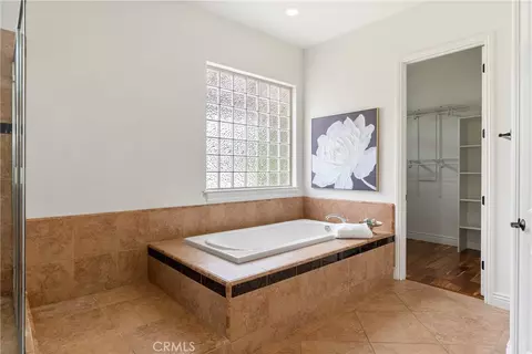 Bath - 715 Oriole Way, Paso Robles, CA 93446 photo 2 of 5
