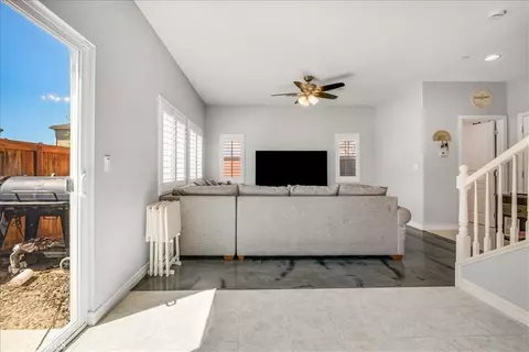 Entry Way - 2212 Meridian, Lompoc, CA 93436 photo 2 of 6