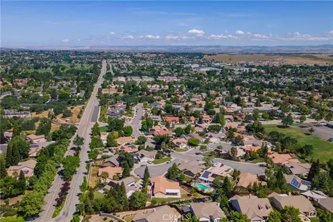 View/Area - 192 Cardinal Way, Paso Robles, CA 93446 photo 4 of 6