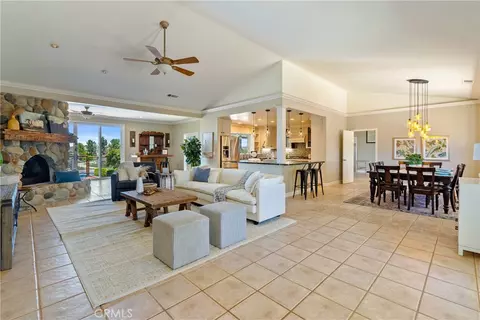 Living - 8580 Warren, Paso Robles, CA 93446 photo 2 of 4