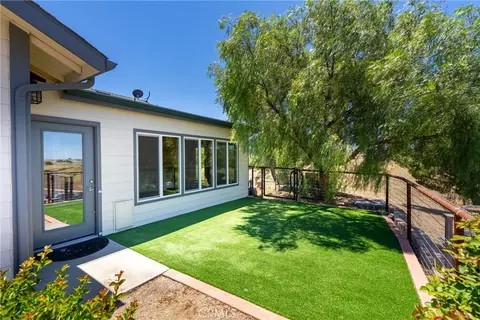 Exterior - 8580 Warren, Paso Robles, CA 93446 photo 16 of 19