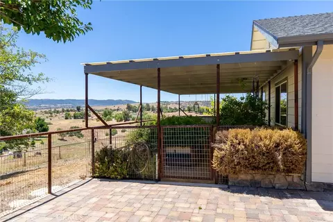 Exterior - 8580 Warren, Paso Robles, CA 93446 photo 7 of 19