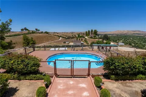 Exterior - 8580 Warren, Paso Robles, CA 93446 photo 15 of 19