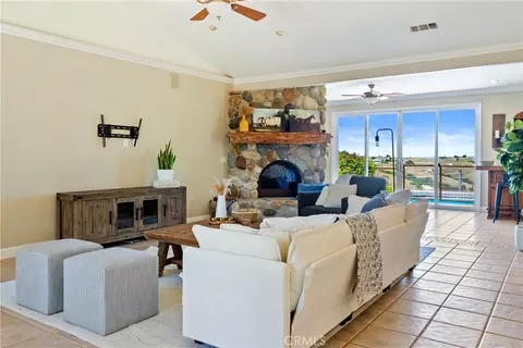 Living - 8580 Warren, Paso Robles, CA 93446 photo 1 of 4