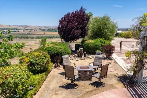 Exterior - 8580 Warren, Paso Robles, CA 93446 photo 18 of 19