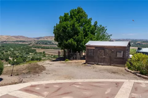 Exterior - 8580 Warren, Paso Robles, CA 93446 photo 11 of 19