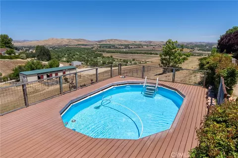 Exterior - 8580 Warren, Paso Robles, CA 93446 photo 17 of 19