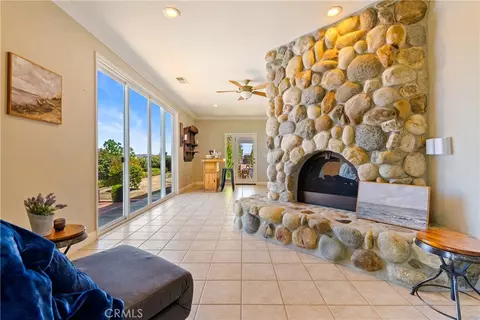 Living - 8580 Warren, Paso Robles, CA 93446 photo 3 of 4