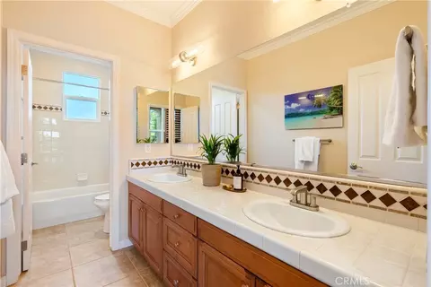 Bath - 1579 Via Rojas, Templeton, CA 93465 photo 1 of 4