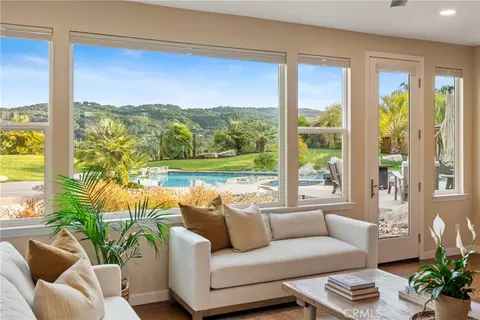 Living - 1579 Via Rojas, Templeton, CA 93465 photo 3 of 3