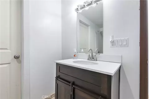 Bath - 3890 Hillcrest, Templeton, CA 93465 photo 3 of 5