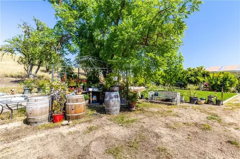 Exterior - 3890 Hillcrest, Templeton, CA 93465 photo 14 of 18