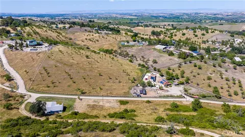 View/Area - 3890 Hillcrest, Templeton, CA 93465 photo 2 of 8