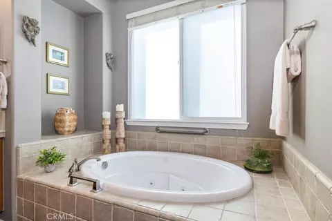 Bath - 1090 Muscat Ct, Templeton, CA 93465 photo 3 of 5