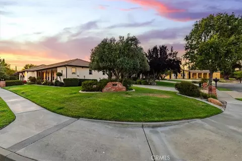 Exterior - 1090 Muscat Ct, Templeton, CA 93465 photo 9 of 11