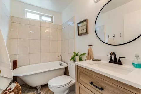 Bath - 1032 Scott, Paso Robles, CA 93446 photo 1 of 2