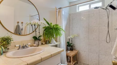 Bath - 1032 Scott, Paso Robles, CA 93446 photo 2 of 2
